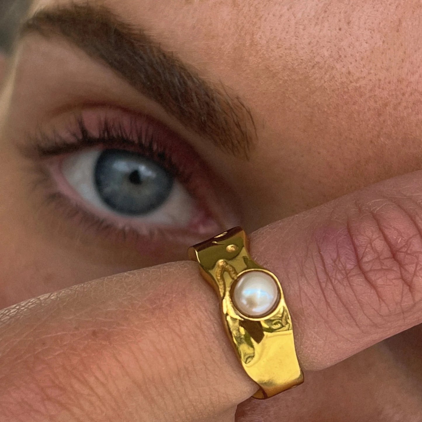 Luna Crest Pearl Ring