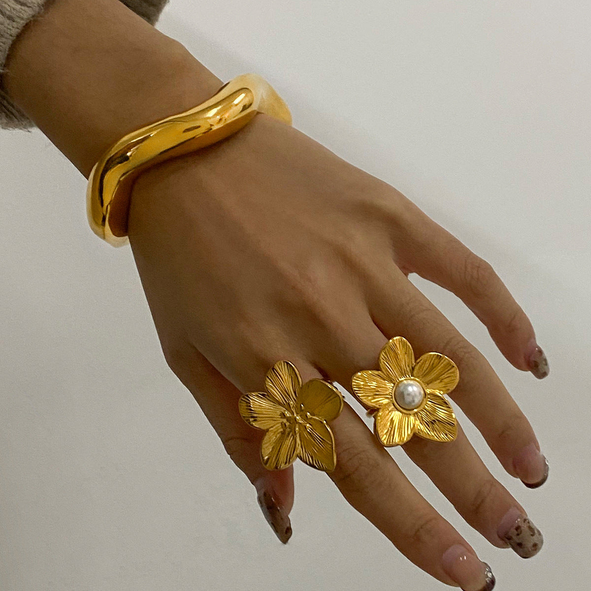 Wavy Adjustable Bangle